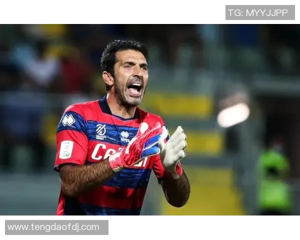 哈维西蒙斯：从新星崛起到足坛未来的璀璨之路